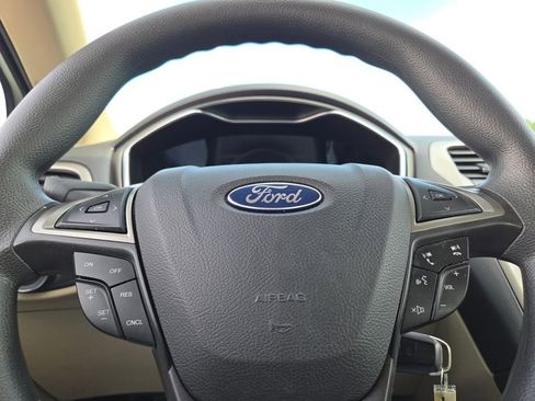 Used 2016 Ford Fusion SE FWD image 31