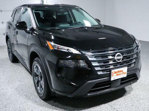 Used 2024 Nissan Rogue SV AWD/4WD image 5