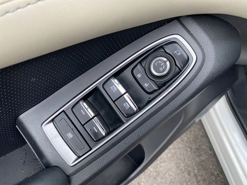 Used 2022 Subaru Ascent Touring image 18