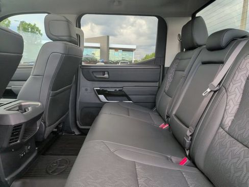 Used 2024 Toyota Tundra Limited AWD/4WD image 30