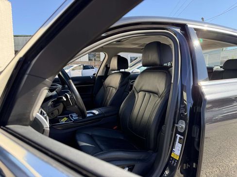 Used 2022 BMW 740i xDrive AWD/4WD image 22