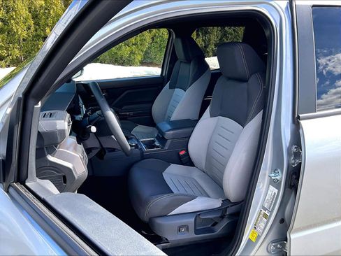 Used 2025 Toyota Tacoma TRD Off-Road AWD/4WD image 10