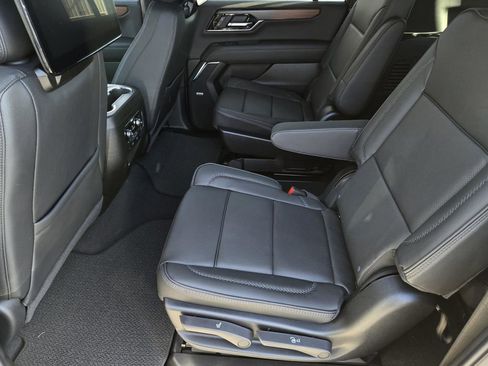 New 2026 GMC Yukon XL Denali w/ Denali Reserve Package image 4