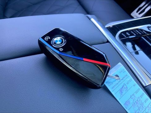 Certified 2025 BMW X5 M60i w/ Executive Package image 14