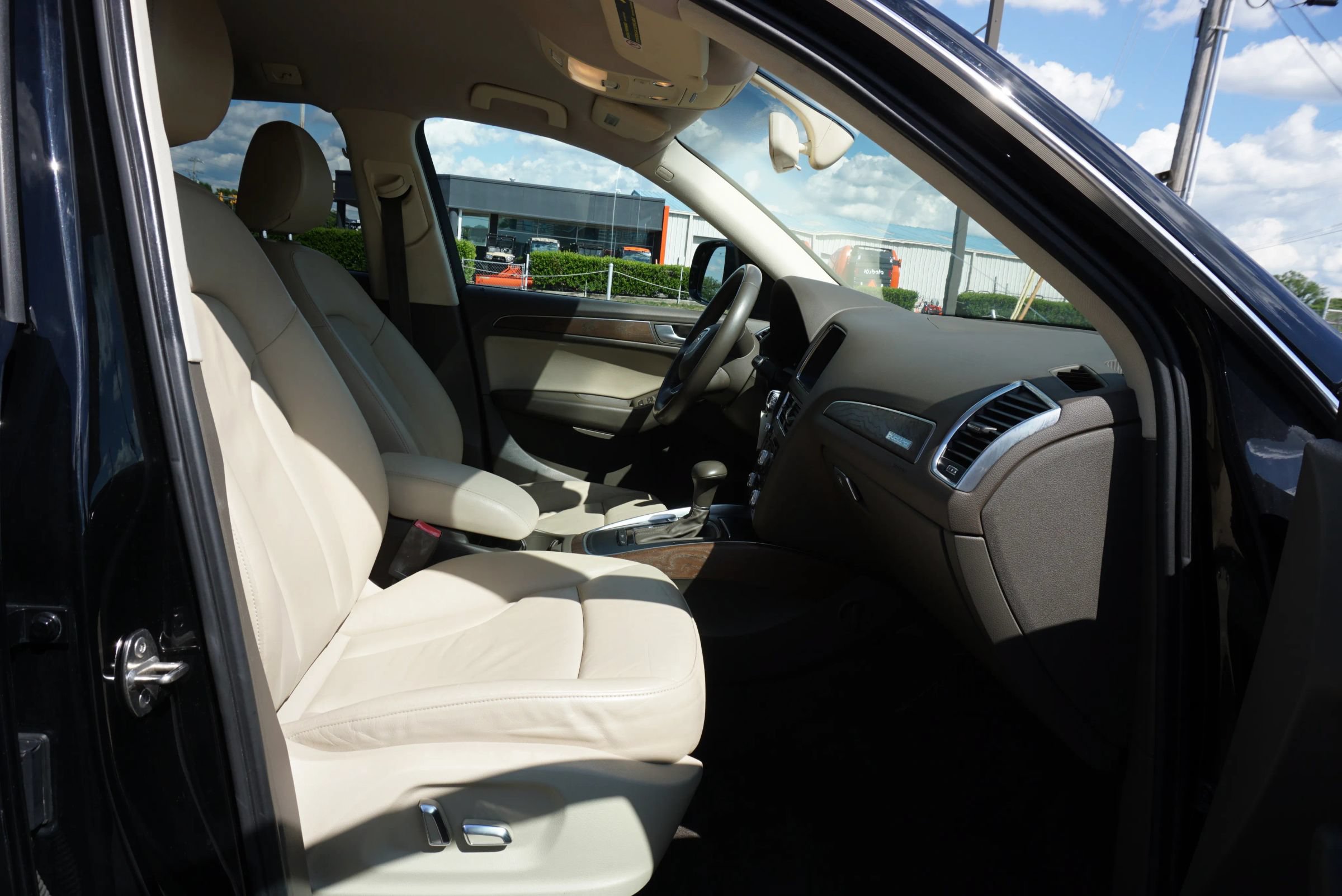 Used 2013 Audi Q5 2.0T Premium w/ Convenience Pkg AWD/4WD image 24