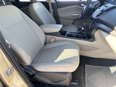 Used 2017 Ford Escape SE image 11