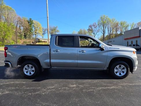 Used 2025 Chevrolet Silverado 1500 LT AWD/4WD image 9