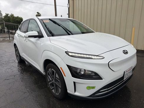 Used 2023 Hyundai Kona SE FWD image 1