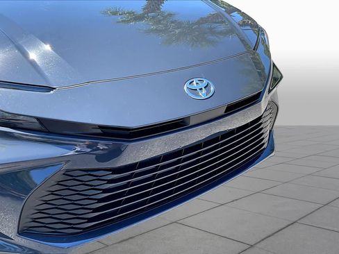 Used 2025 Toyota Camry LE FWD image 29