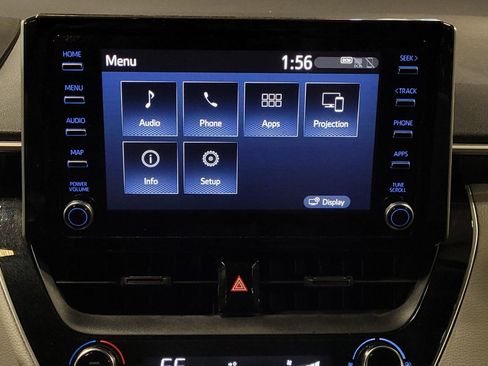 Used 2020 Toyota Corolla LE FWD image 25