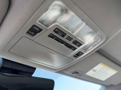 Used 2018 Toyota Highlander XLE image 28