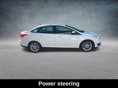 Used 2017 Ford Focus SE w/ Cold Weather Package image 8