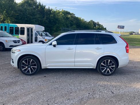 Used 2018 Volvo XC90 T6 Momentum w/ Convenience Package AWD/4WD image 2