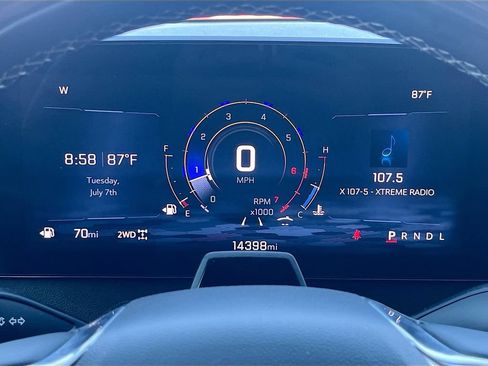 Used 2024 Chevrolet Traverse Z71 w/ Enhanced Driving Package AWD/4WD image 12