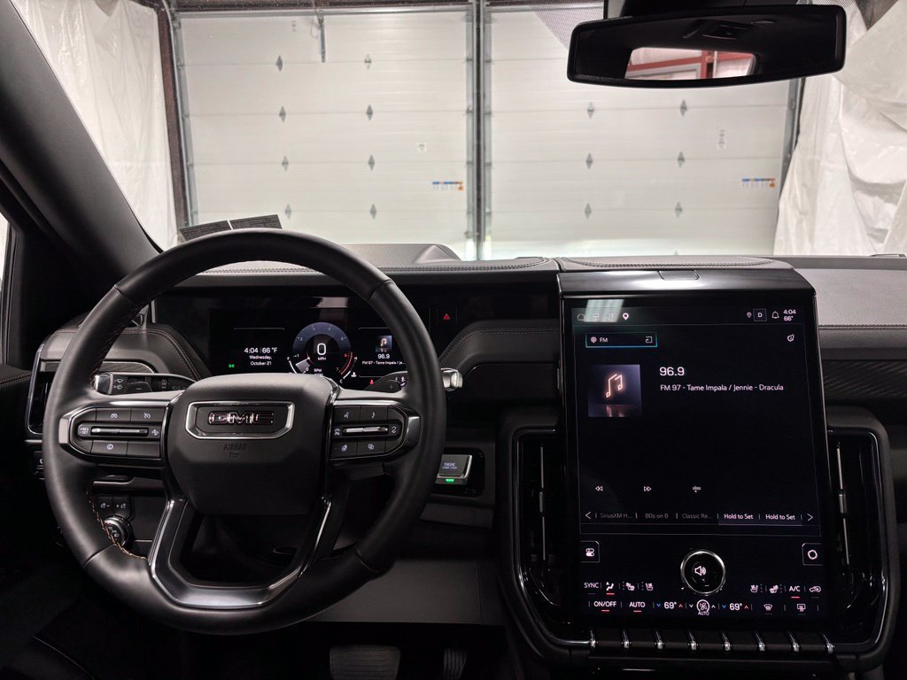 Used 2026 GMC Yukon XL AT4 AWD/4WD image 16