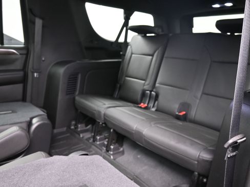 Used 2021 Chevrolet Suburban LT w/ LT Signature Package image 27