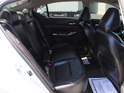 Used 2023 Nissan Altima 2.5 SR w/ SR Premium Package image 11