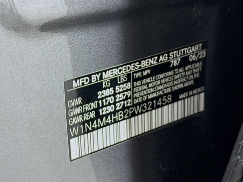 Used 2023 Mercedes-Benz GLB 250 4MATIC image 31
