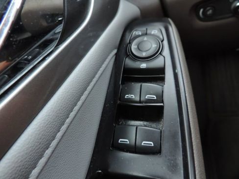 Used 2018 Chevrolet Traverse LT image 29