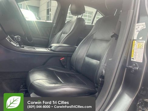 Used 2015 Ford Taurus Limited FWD image 7