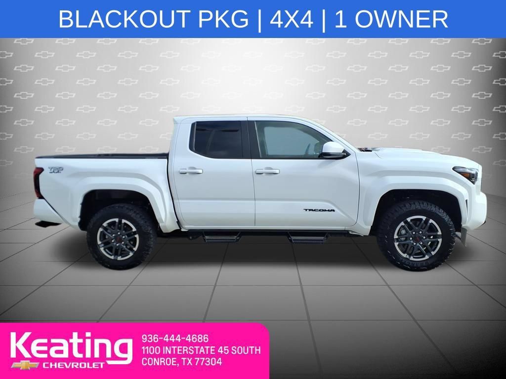 Used 2025 Toyota Tacoma TRD Sport AWD/4WD image 4