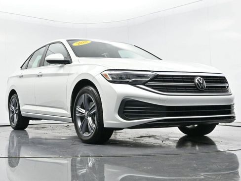 Used 2023 Volkswagen Jetta SE image 44