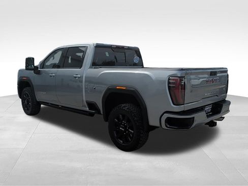 Used 2025 GMC Sierra 3500 AT4 AWD/4WD image 4