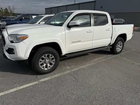 Used 2019 Toyota Tacoma SR5 image 1