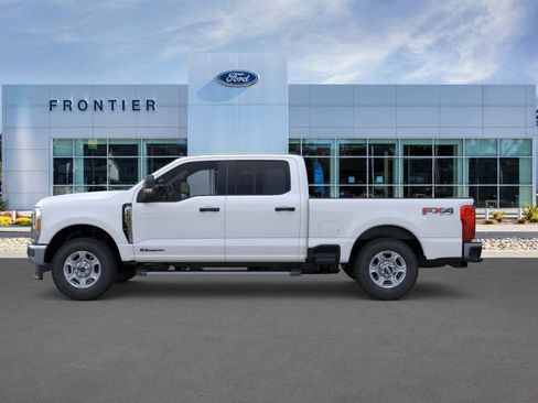 New 2026 Ford F250 XLT w/ FX4 Off-Road Package image 3