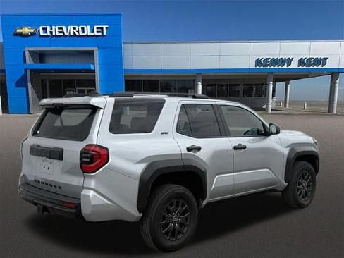 Used 2025 Toyota 4Runner SR5 AWD/4WD image 5