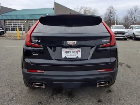 Used 2023 Cadillac XT4 Luxury w/ Cold Weather Package image 7