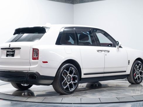 Used 2021 Rolls-Royce Cullinan Black Badge AWD/4WD image 17