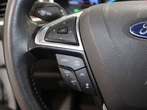 Used 2020 Ford Edge Titanium FWD image 21