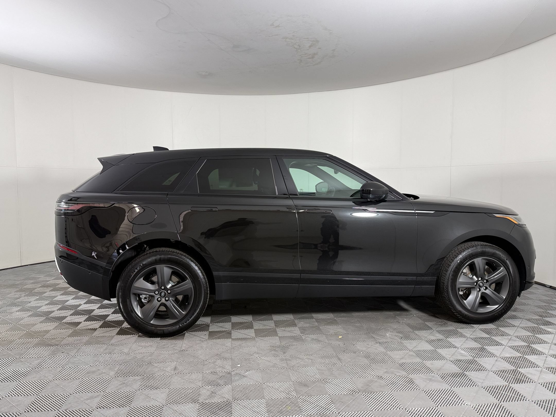 New 2026 Land Rover Range Rover Velar S AWD/4WD image 8
