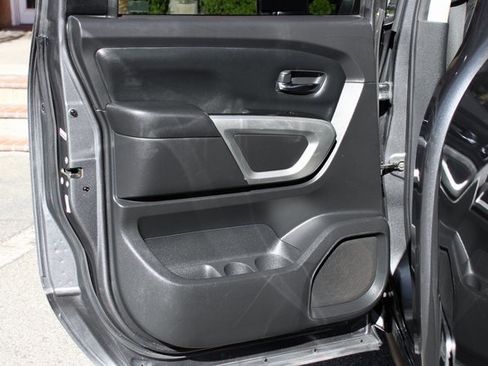 Used 2023 Nissan Titan SV w/ SV Convenience Package image 31