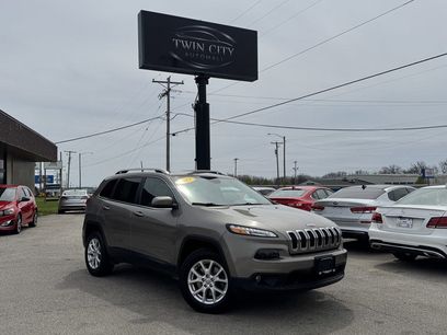 Used 2017 Jeep Cherokee Latitude w/ Safety/Convenience Group
