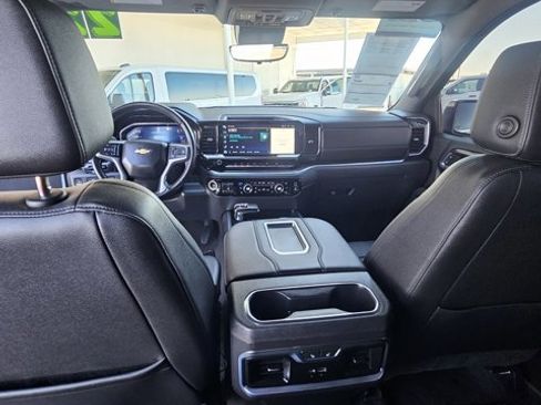 Used 2022 Chevrolet Silverado 1500 LTZ w/ LTZ Premium Package image 17