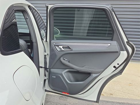 Used 2023 Porsche Macan GTS image 22