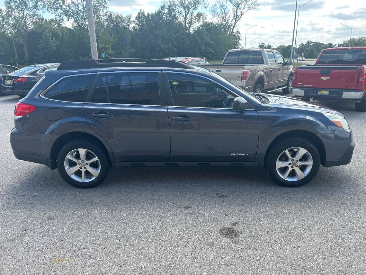 Used 2014 Subaru Outback 2.5i w/ Alloy Wheel Package AWD/4WD image 4