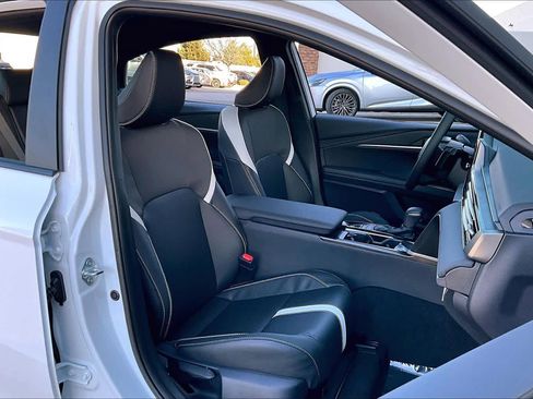 Used 2026 Toyota Camry XLE w/ Convenience Package image 8