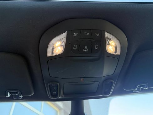 Used 2026 Chrysler Pacifica Limited w/ S Appearance Package FWD image 27