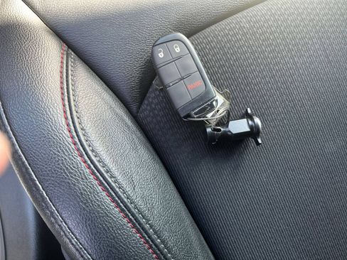 Used 2025 Jeep Compass Trailhawk AWD/4WD image 20