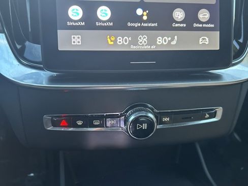 Used 2025 Volvo XC90 B5 Plus image 25