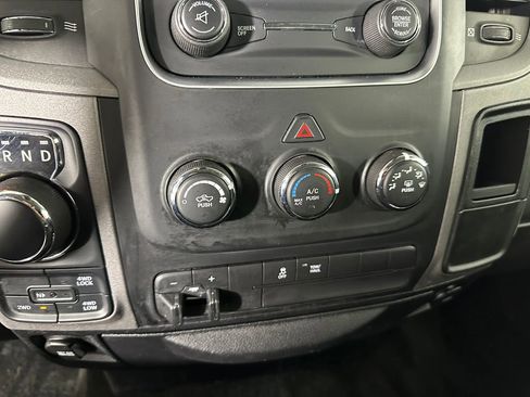 Used 2017 RAM 1500 Express AWD/4WD image 16
