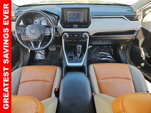 Used 2022 Toyota RAV4 XLE image 9