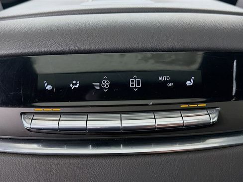 Used 2023 Cadillac Escalade Premium Luxury image 27