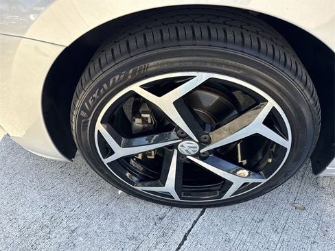 Used 2020 Volkswagen Passat 2.0T R-Line image 10