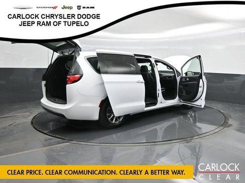 Used 2026 Chrysler Pacifica Limited FWD image 67