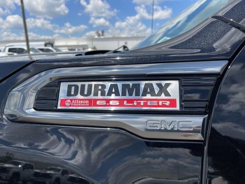Used 2023 GMC Sierra 2500 AT4 w/ AT4 Preferred Package AWD/4WD image 3
