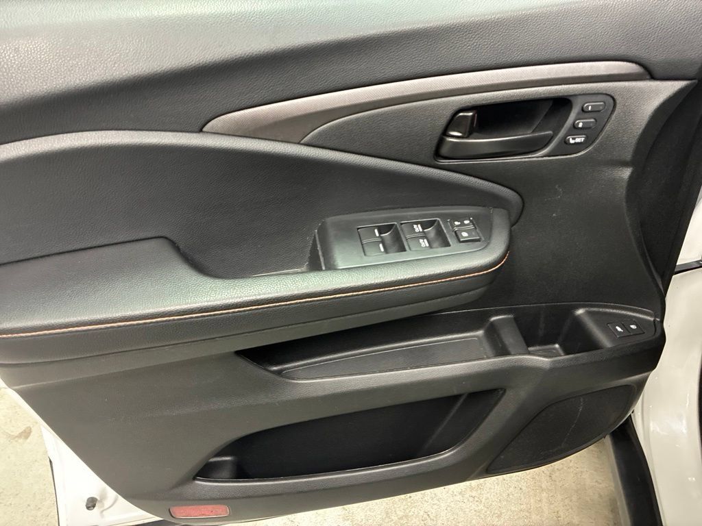 Used 2022 Honda Pilot TrailSport image 28